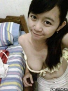 ABG Imut Cantik Toge Pamer BH 4.jpg